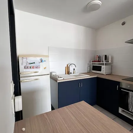 For 5 Near Apartment